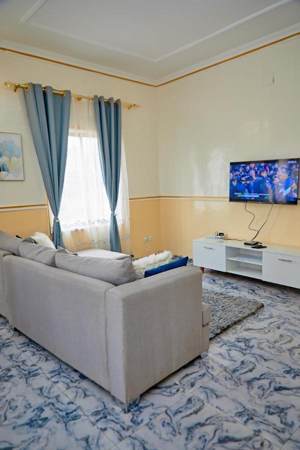 Appartement Avec Vue Panoramique Two Or Three Rooms Yaoundé Exterior foto
