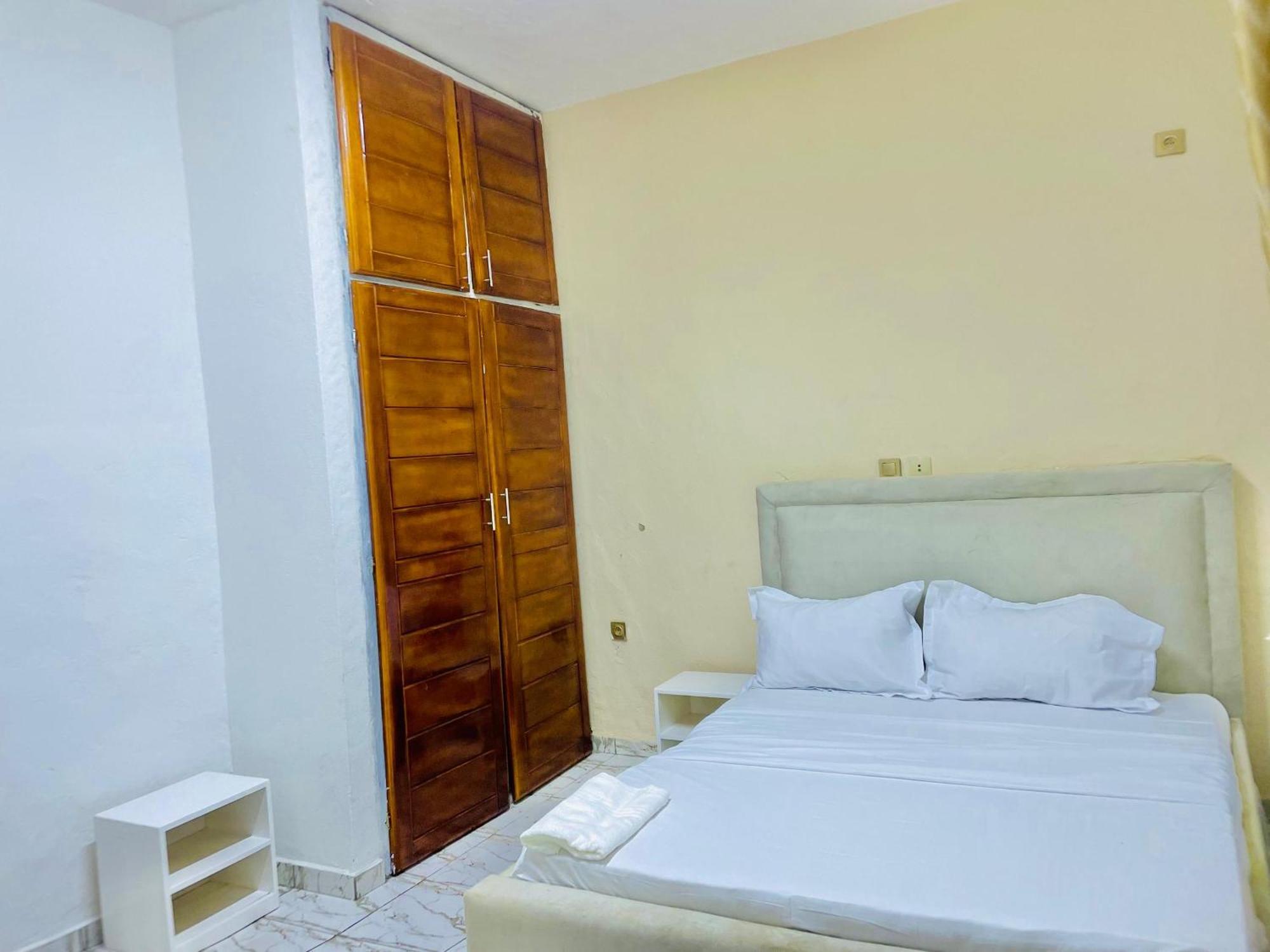 Appartement Avec Vue Panoramique Two Or Three Rooms Yaoundé Exterior foto