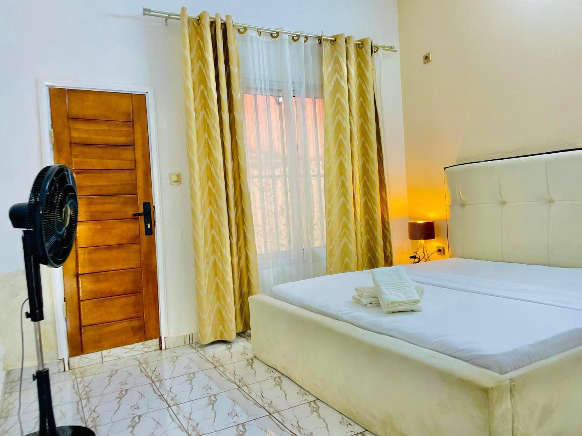 Appartement Avec Vue Panoramique Two Or Three Rooms Yaoundé Exterior foto